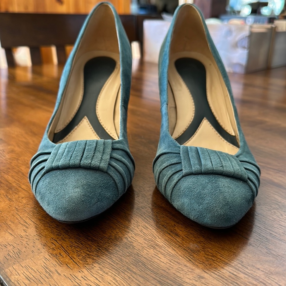 *last chance* Naturalizer Blue Suede Heels